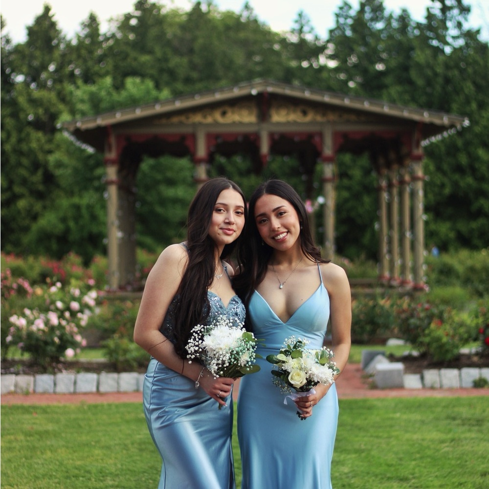 Sherri Hill Sky Blue V-Neck Mermaid Prom dress - Picture 8 of 11